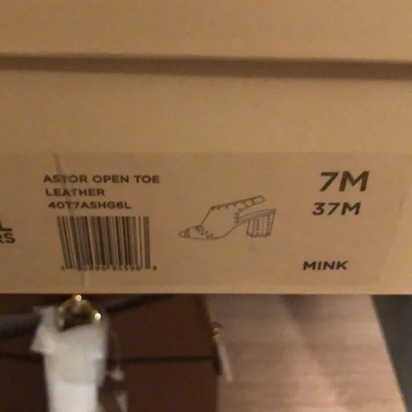 New mk astor booties. - Picture 3 of 4